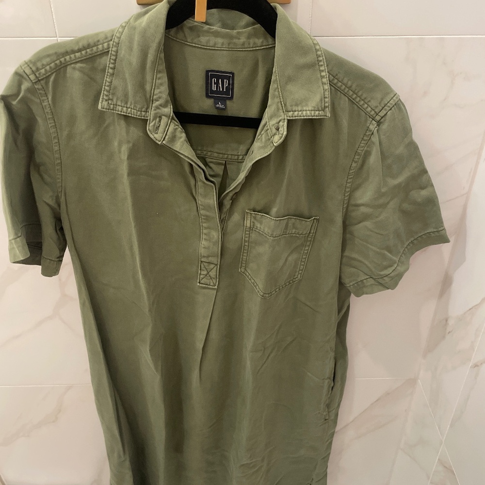 Gap cotton dress 2 pockets, great dress a true classic, comfortable easy care